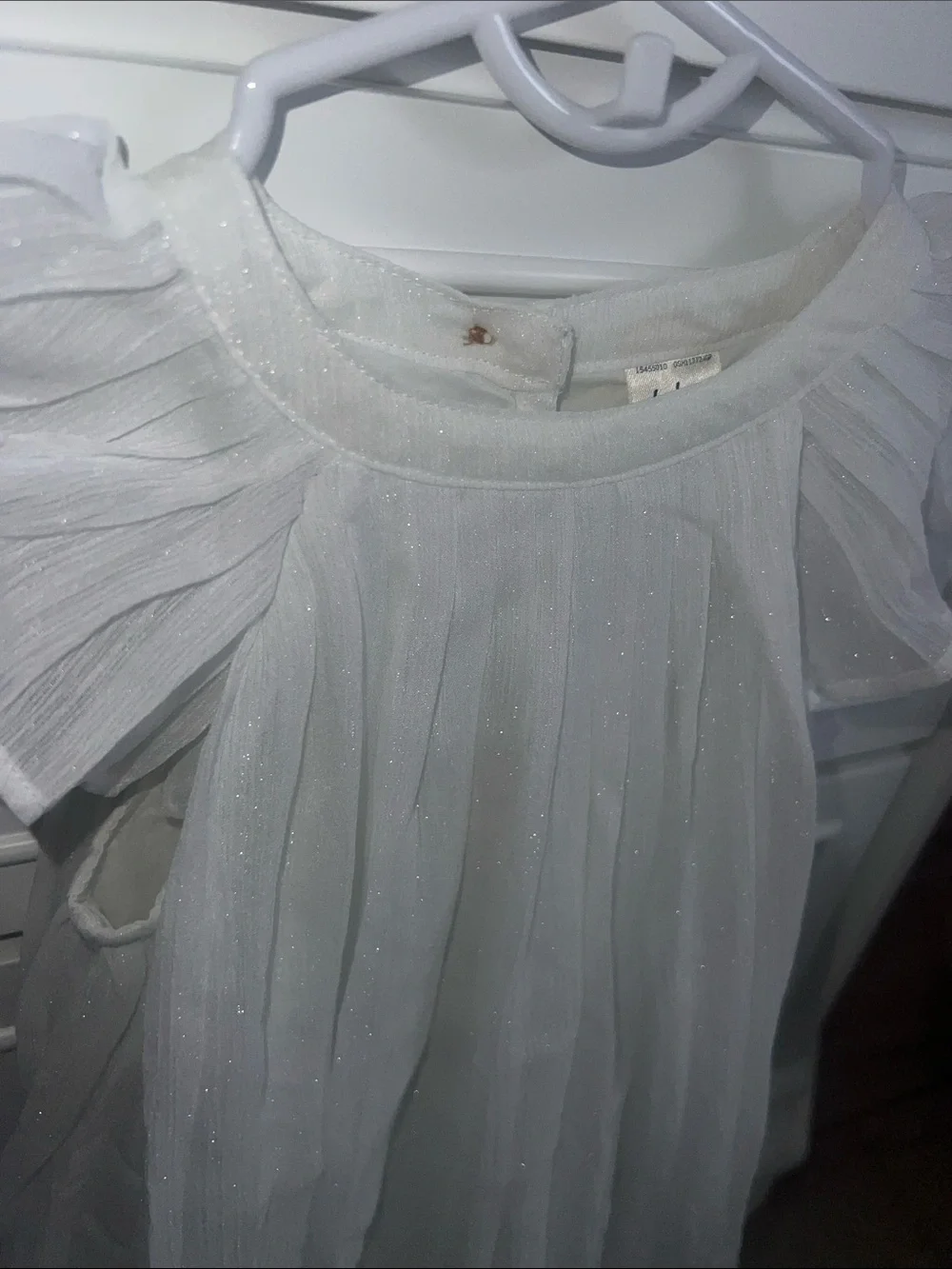 OshKosh B'gosh Baby Girl White Chiffon Flutter Sleeve Pleated Dress 9-12M gliter